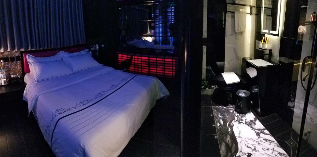 Star City Hotel Hong Kong Exterior photo